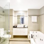 rydges-world-square-bellerieve-suite-bathroom-jr